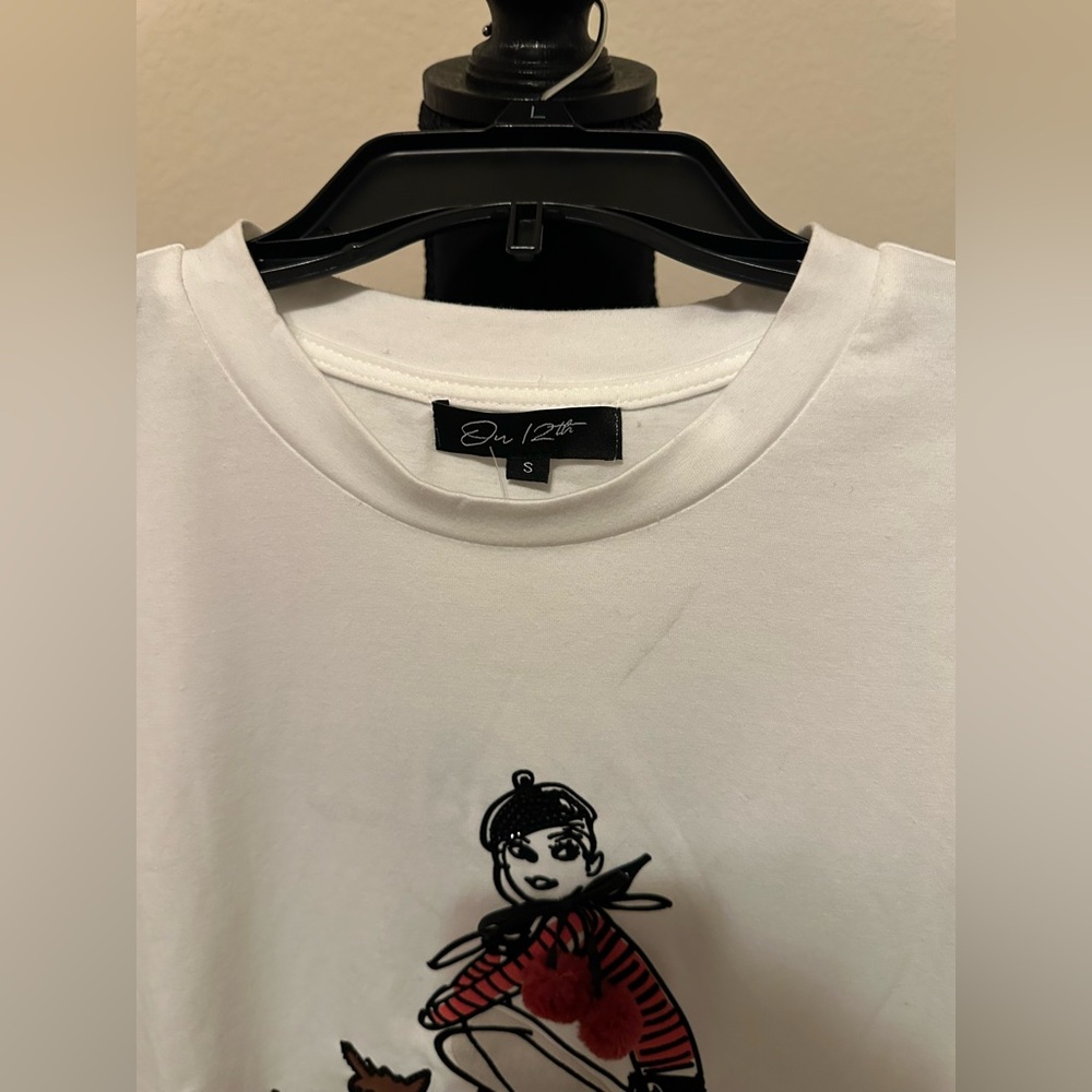 White Graphic Tee - Short Sleeve. Size Small.‎ NWT - Picture 5 of 12